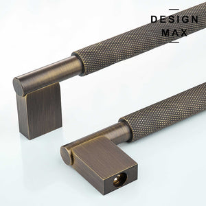 Elegant cabinet pull in polished brass for sleek interiors
